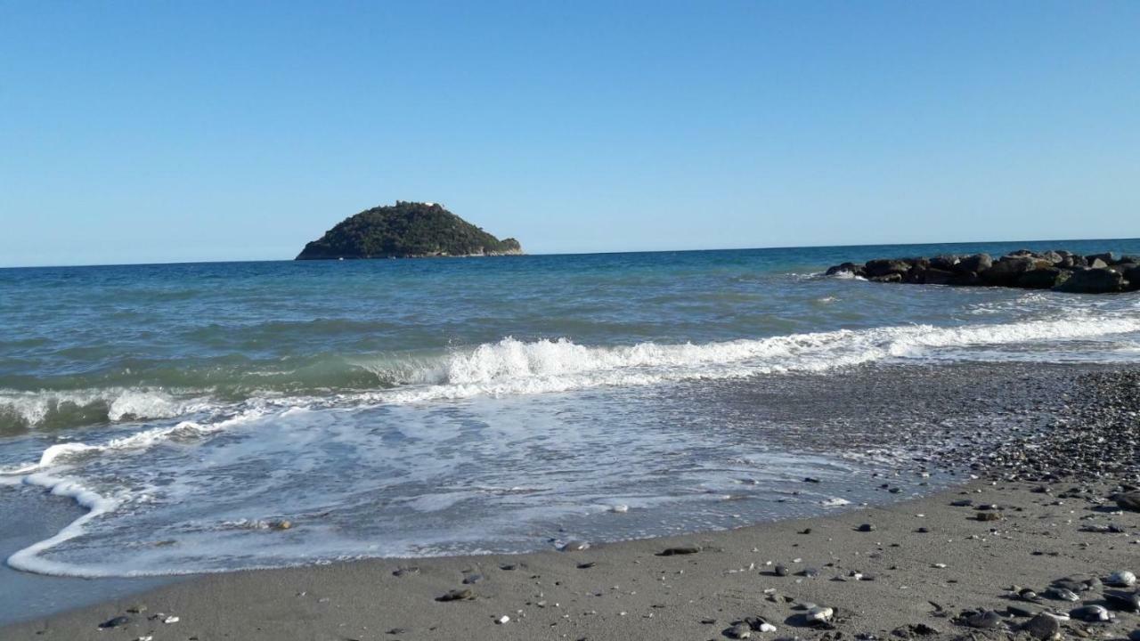 Appartamento Vista Mare Albenga Ngoại thất bức ảnh